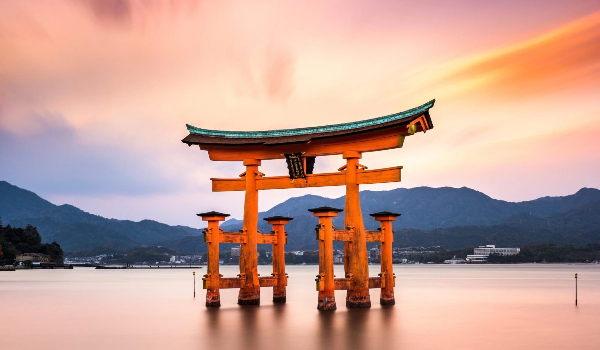 imgi_563_ujka6aq3jdz2mcr6sg810tkrlc5v_ITSUKUSHIMA shrine-2